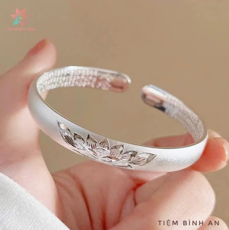 KIỀNG TAY BẠCH LIÊN KHẮC ĐẠI BI CHÚ CỦA ĐỨC QUÁN THẾ ÂM