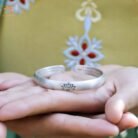 Kiềng Bạc Hoa Sen - Bình thản mà bước