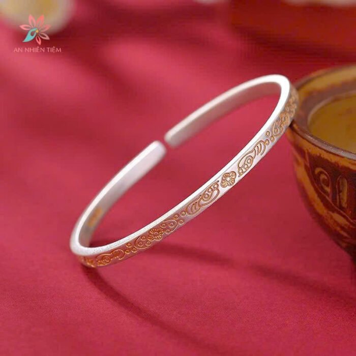 Kiềng bạc khắc hoạ tiết Phạn