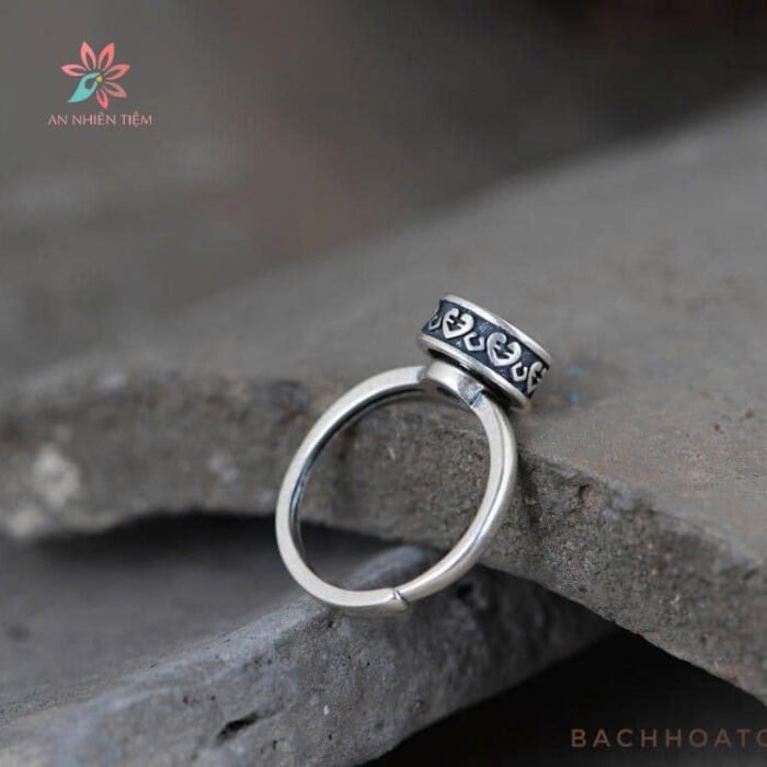 NHẪN TRỤ XOAY KHẮC CHỦNG TỰ " OM " - LẮNG NGHE THANH ÂM VŨ TRỤ